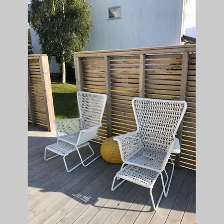 Townhouse With Fantastic Outdoor Area *