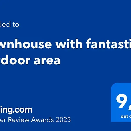 Townhouse With Fantastic Outdoor Area *