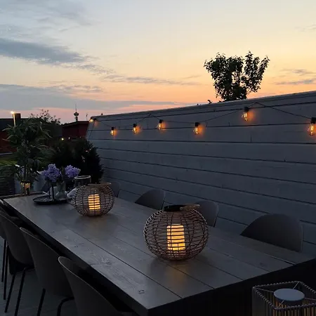 Townhouse With Fantastic Outdoor Area *