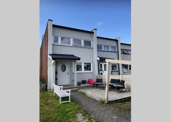 Townhouse With Fantastic Outdoor Area *